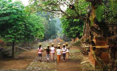 TENGANAN TOURS